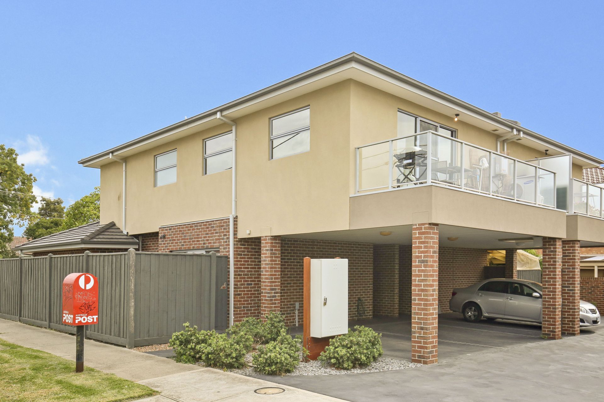 VIBRANT AND MODERN LIVING!