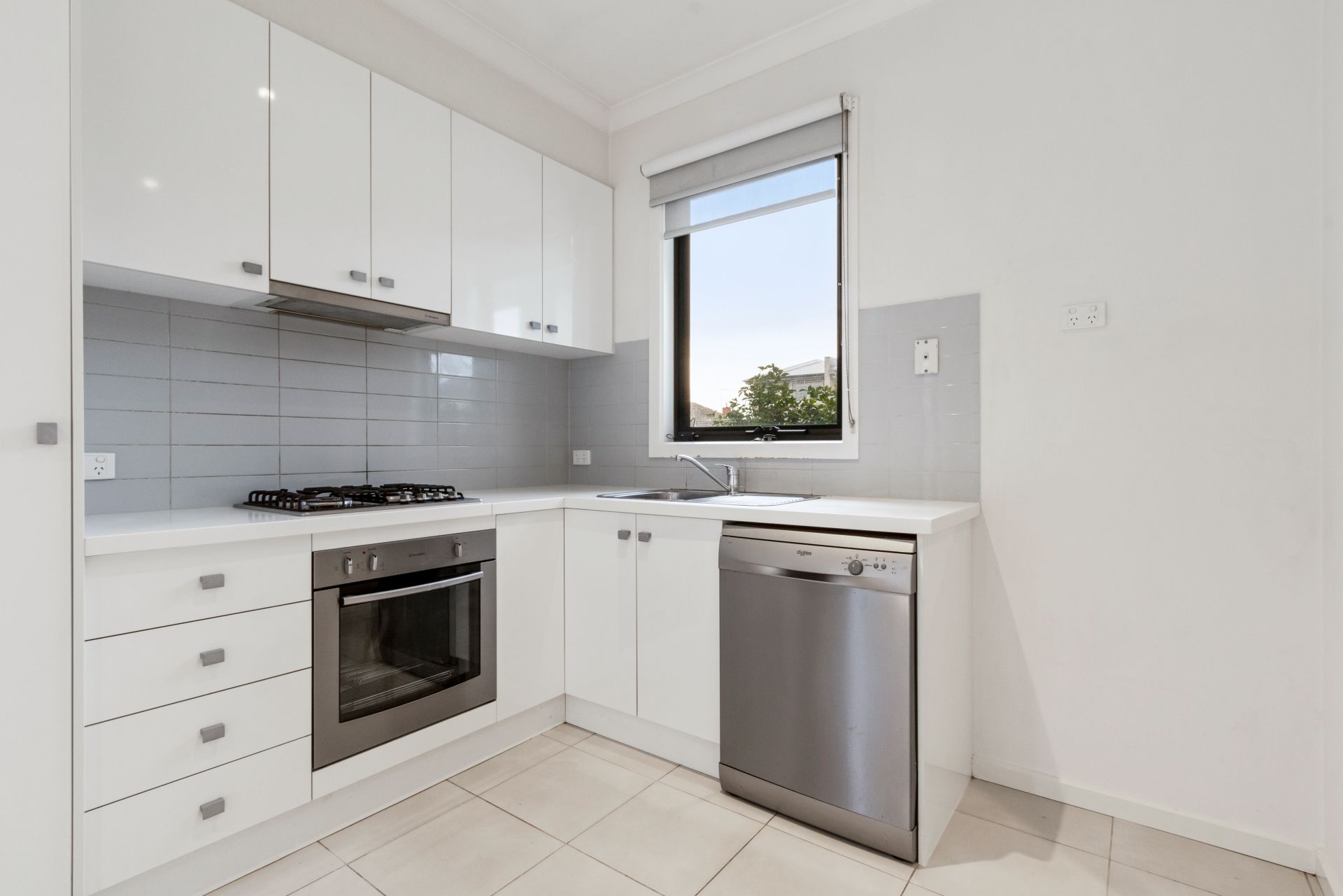 Standout Modern Unit in Convenient Location!