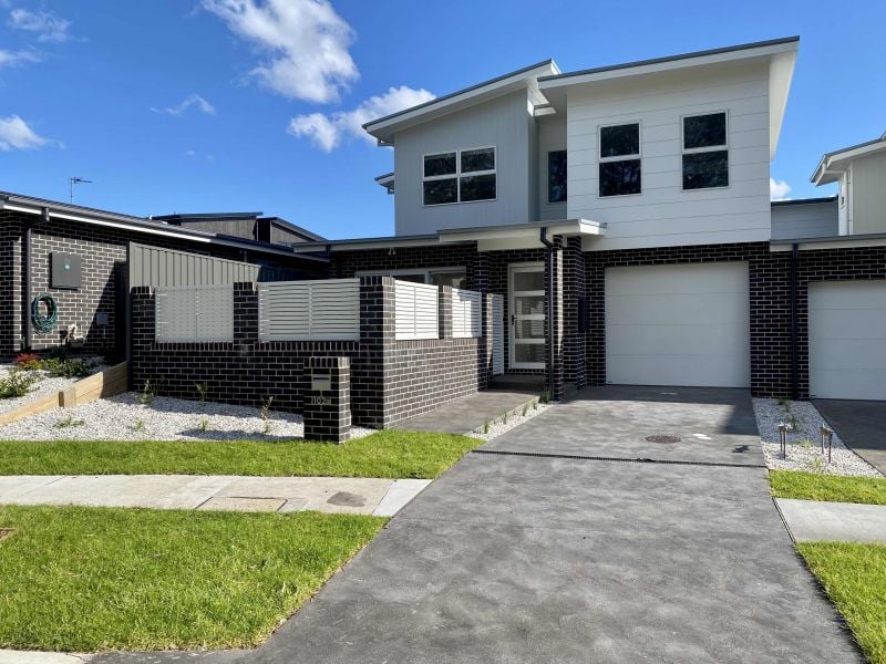 Real Estate For Lease 102a Crest Road Albion Park , NSW