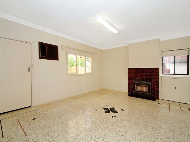 Large Beautiful Home - Full of Character!