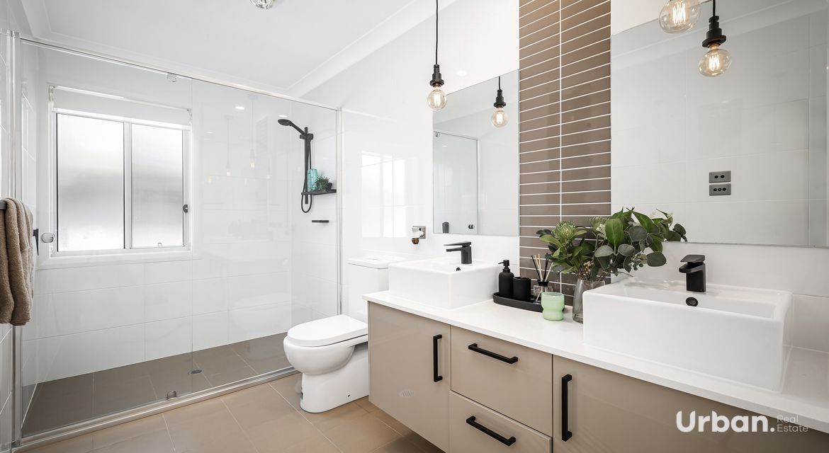 Colebee 19 Burringoa Crescent