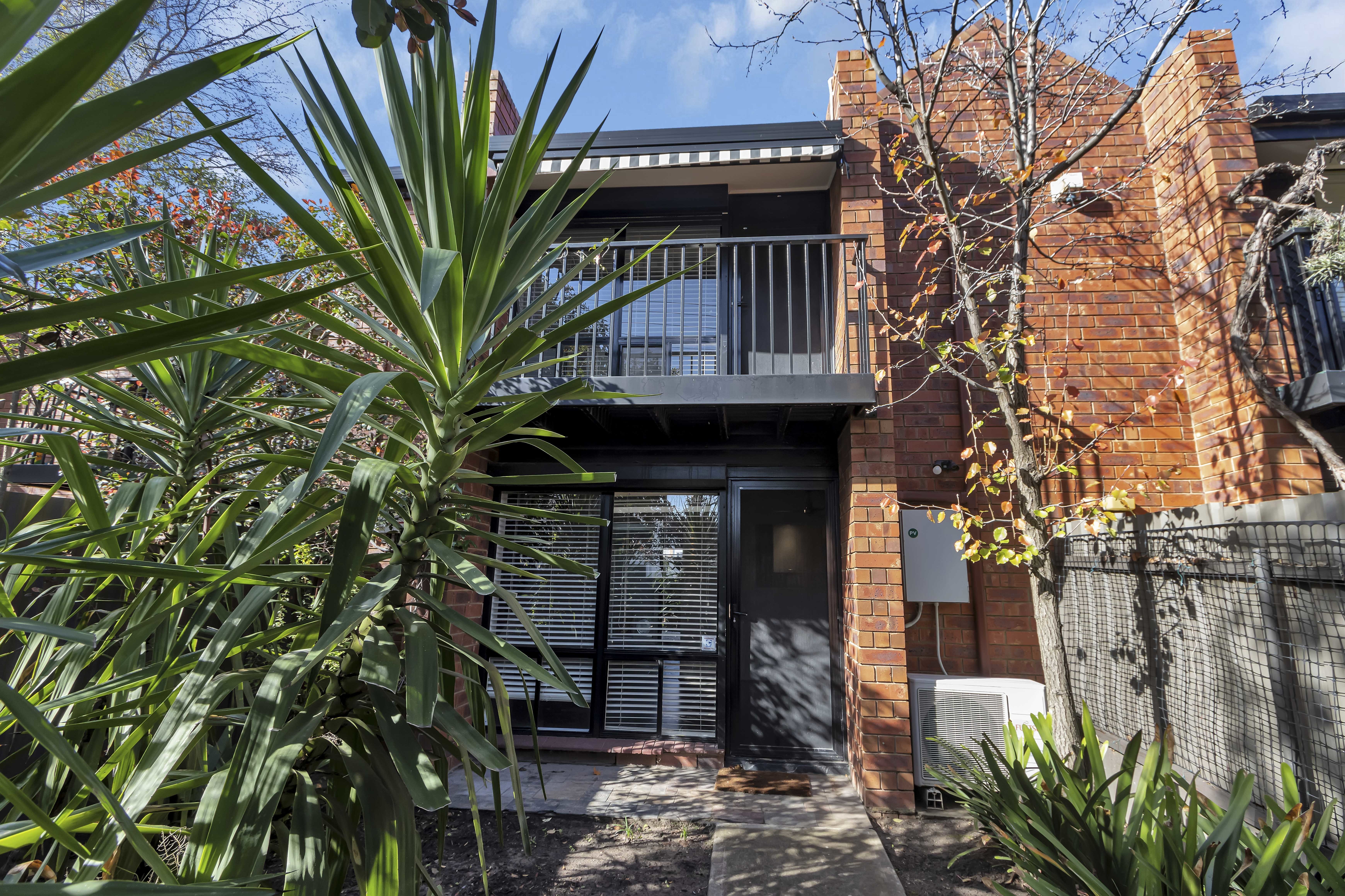 7/17  Brown Street  Brompton 5007