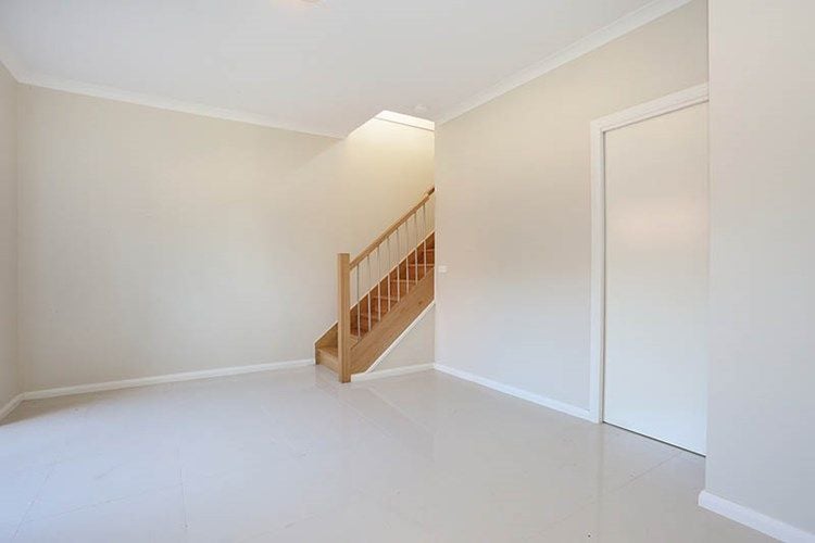 CONTEMPORARY LIVING IN A FABULOUS LOCATION