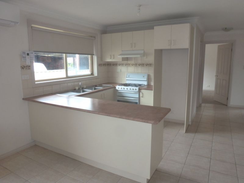 1/58 Thackeray Road, Reservoir