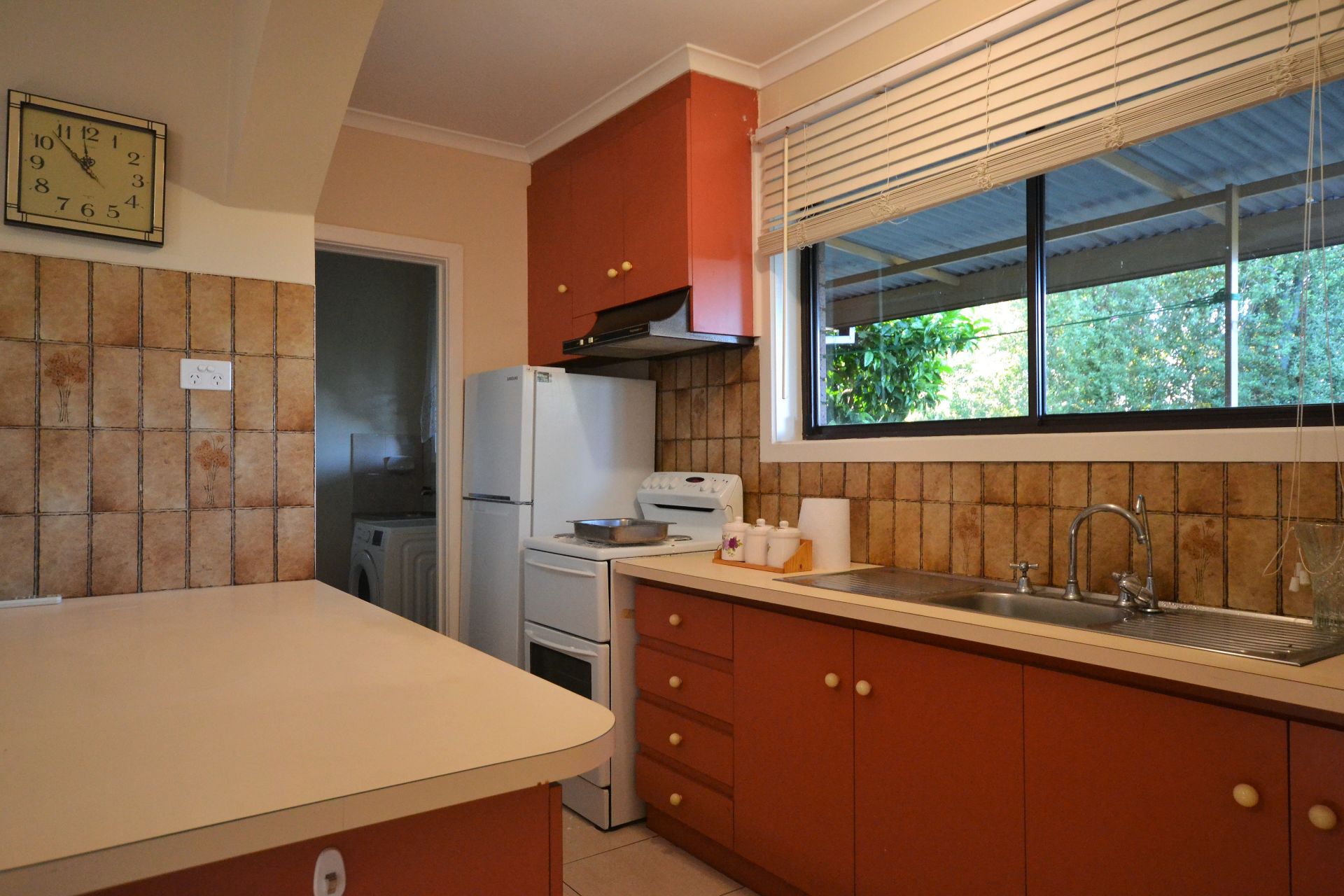 AVAILABLE NOW -  1 BEDROOM UNIT