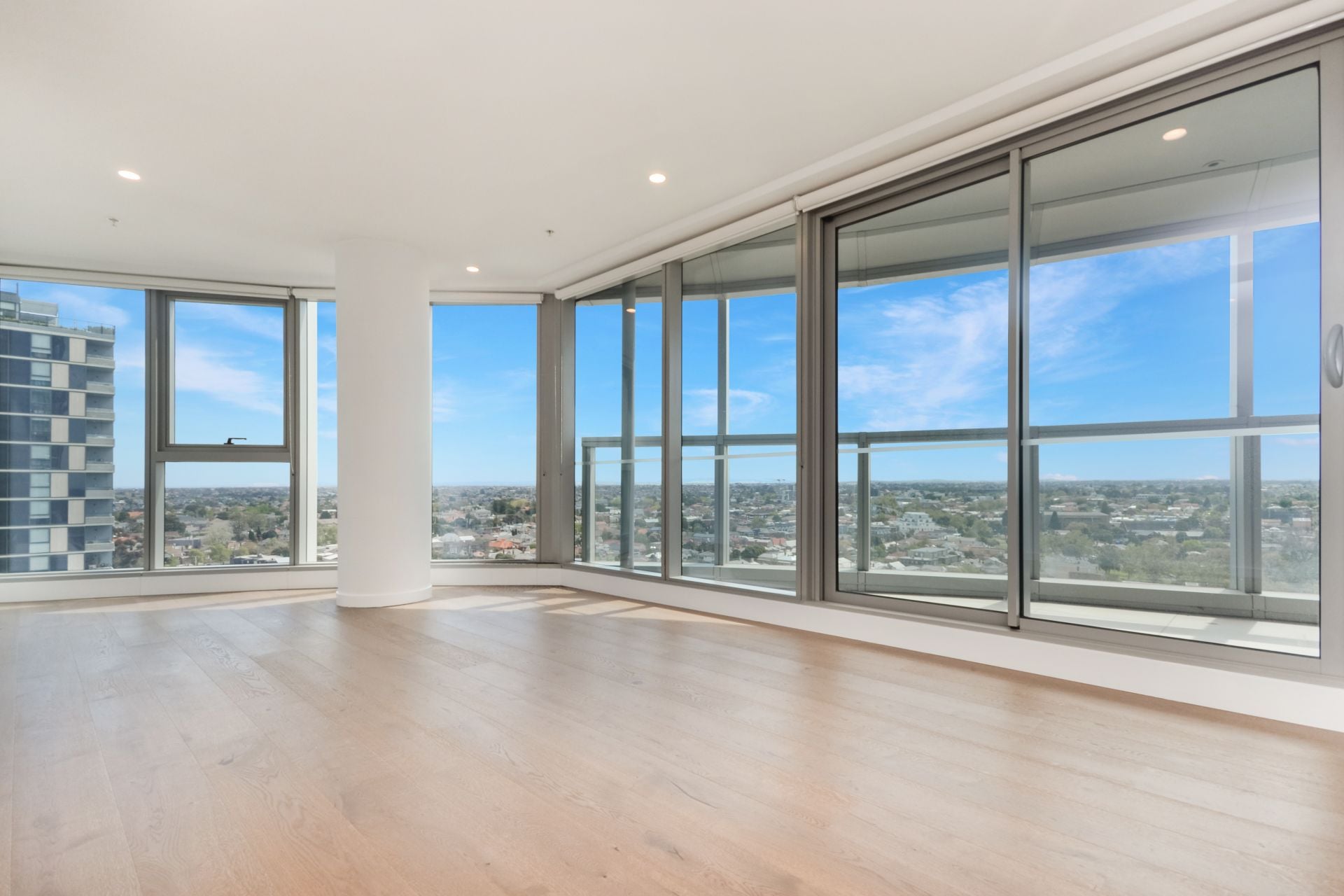 BRAND NEW PREMIUM APARTMENT