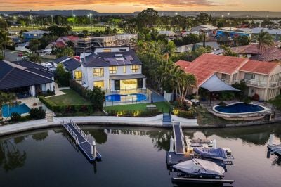 Ultimate North-Facing Bridge-Free Family Entertainer
