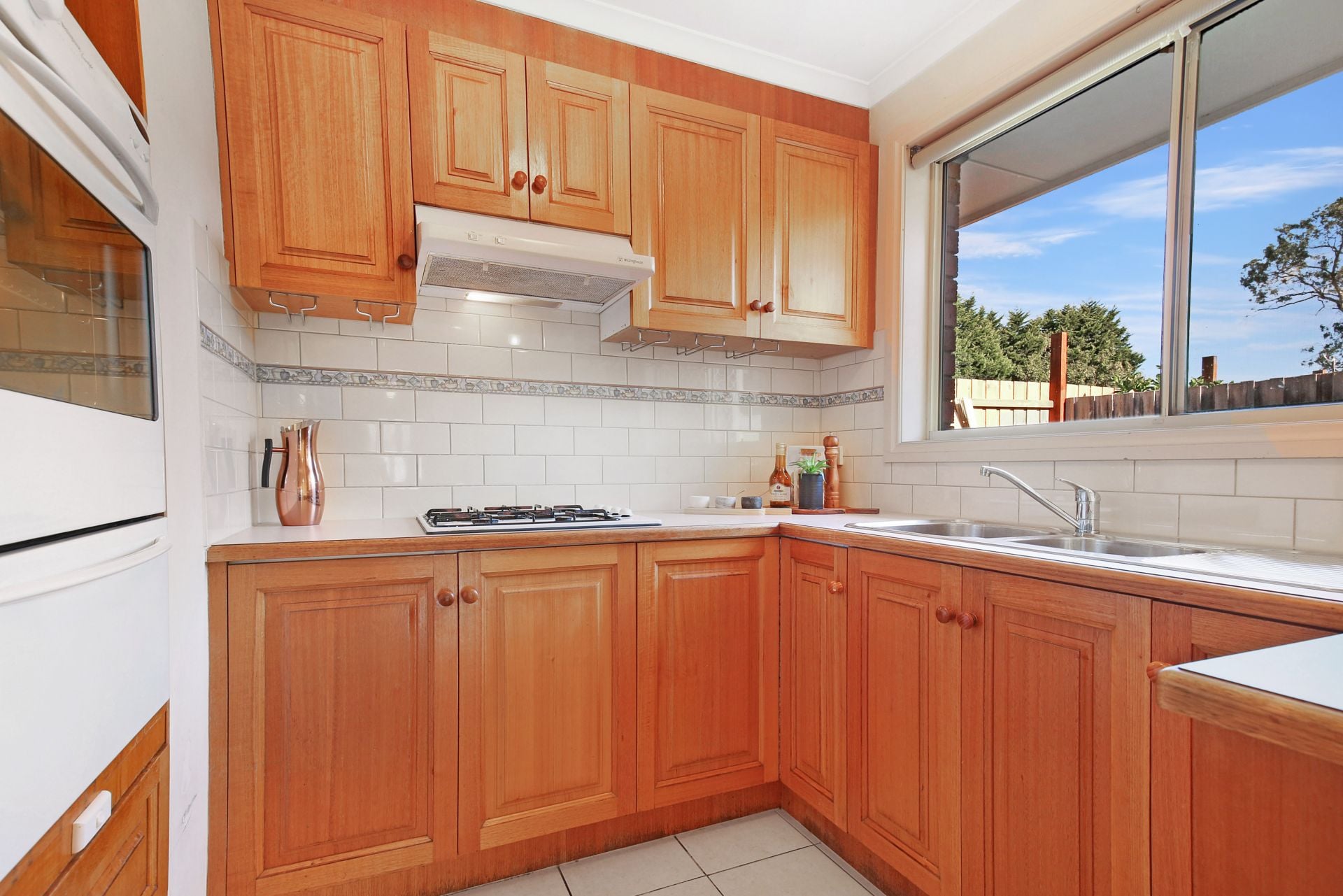 Easy-Care Living, Central Location