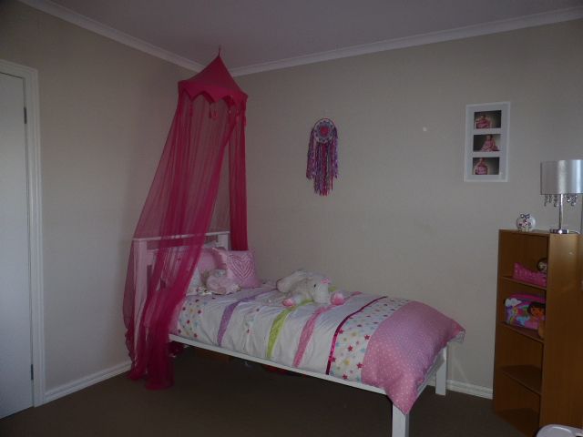 **Modern Townhouse and in a Fabulous Location**