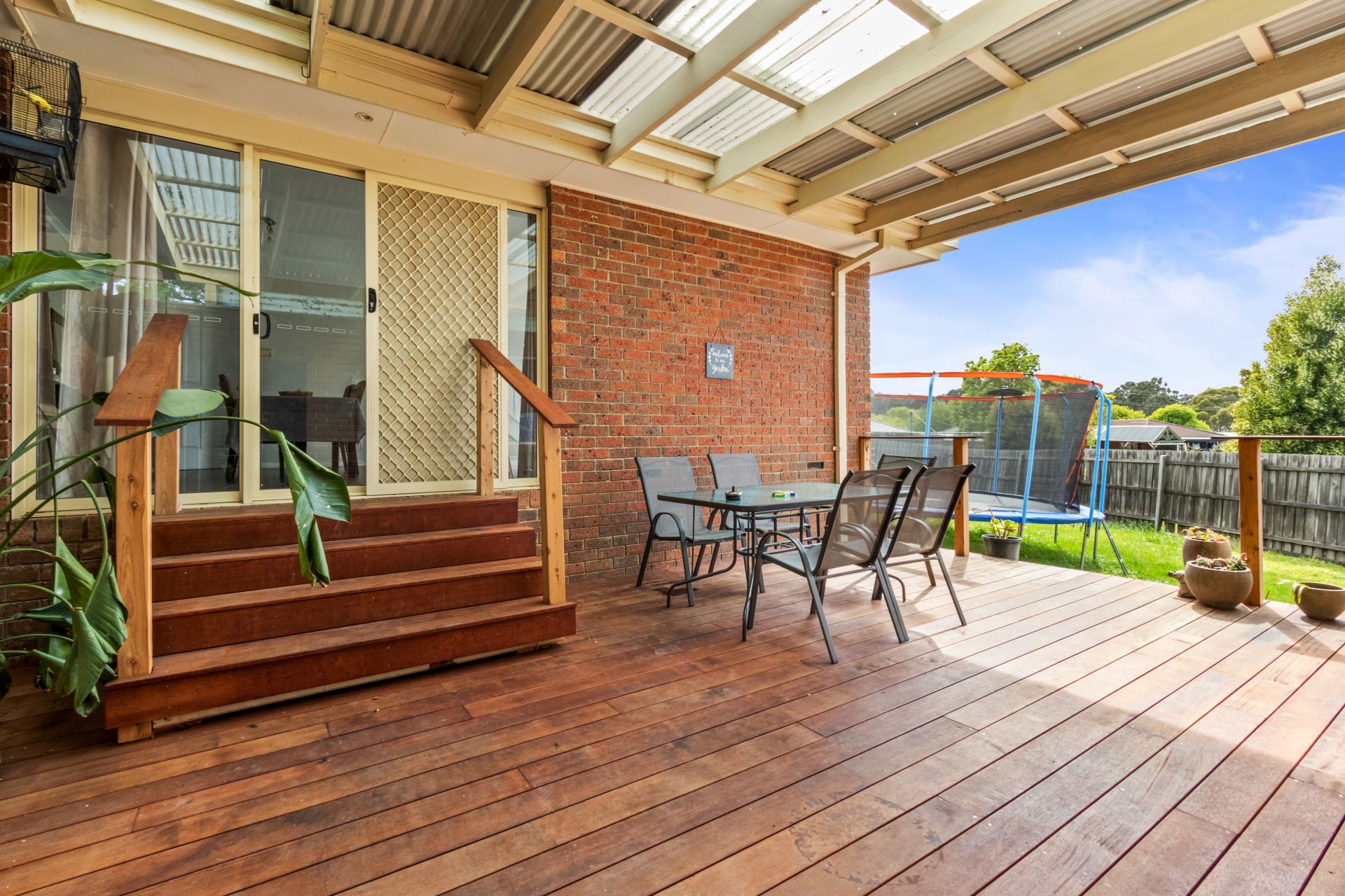 SPACIOUS FAMILY HOME- WALK TO TOWN