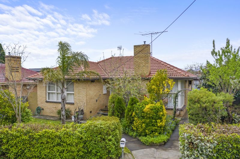 98 The Boulevard, Thomastown