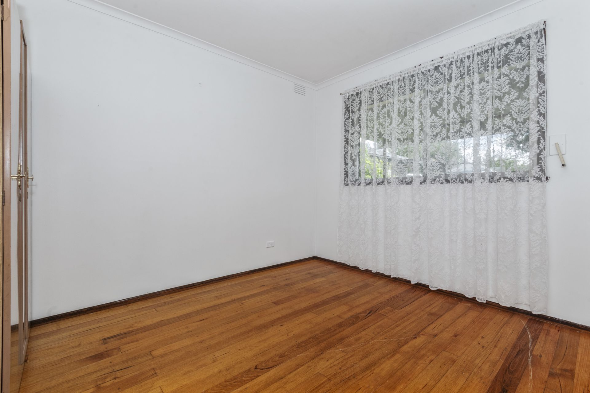 PERFECT FAMILY HOME IN PERFECT QUIET COURT LOCATION