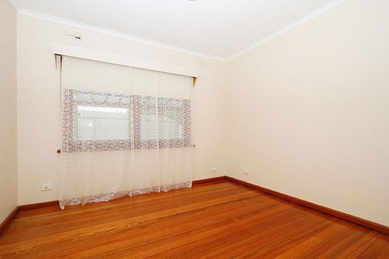 PRICE $290-310PW LOOKING FOR A GREAT TENANT!