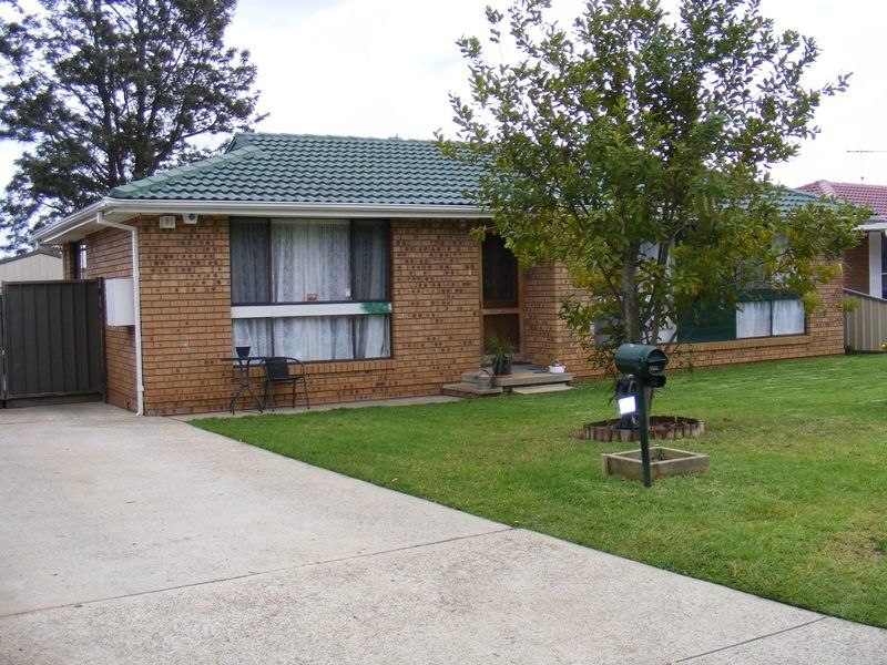 Real Estate For Sale 32 Fenton Crescent Minto , NSW