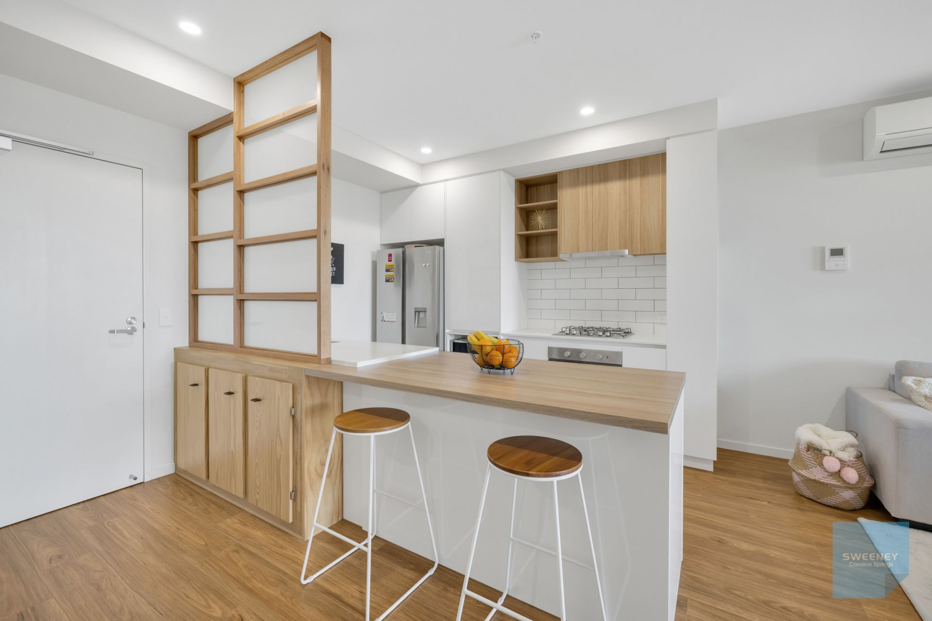 206/9 Commercial Road, Caroline Springs - Thumbnail 3