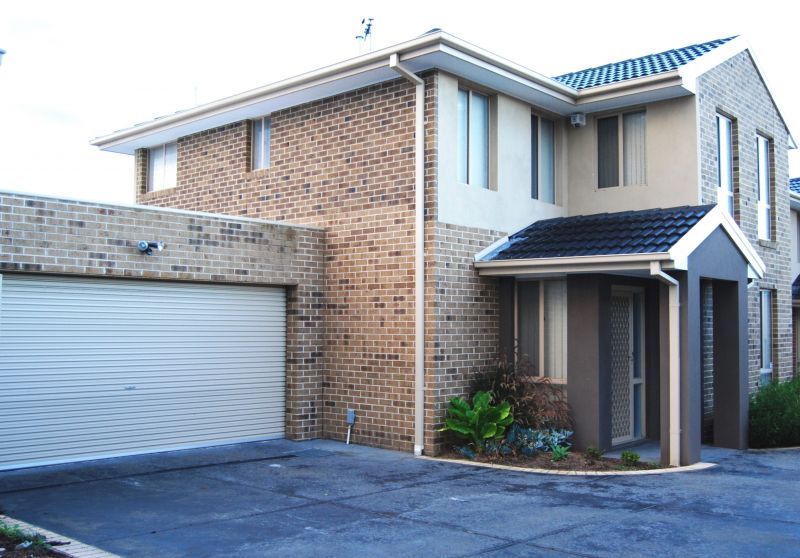 2/17 Simon Court, Epping