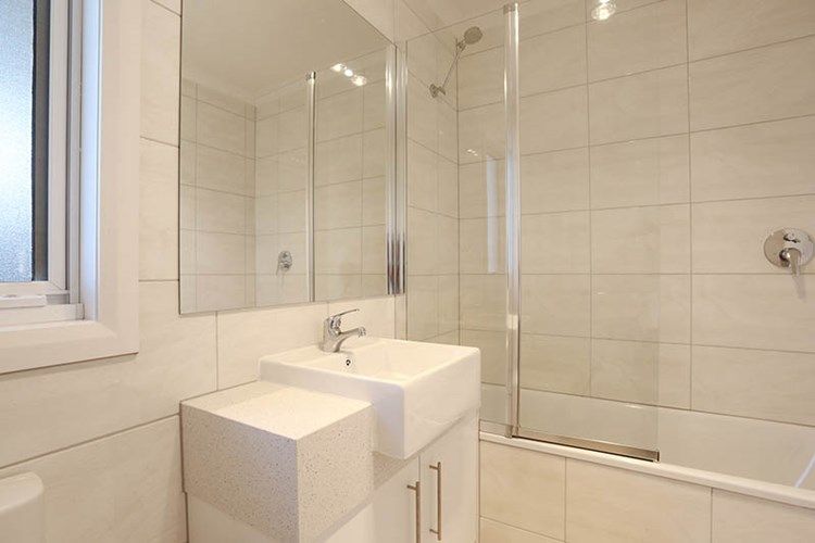 CONTEMPORARY LIVING IN A FABULOUS LOCATION