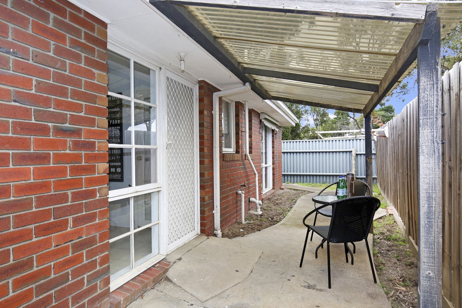 Convenient Living In Mill Park!