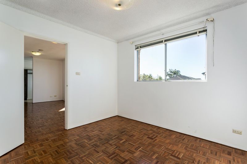 Perfectly Positioned Sun-drenched Apartment