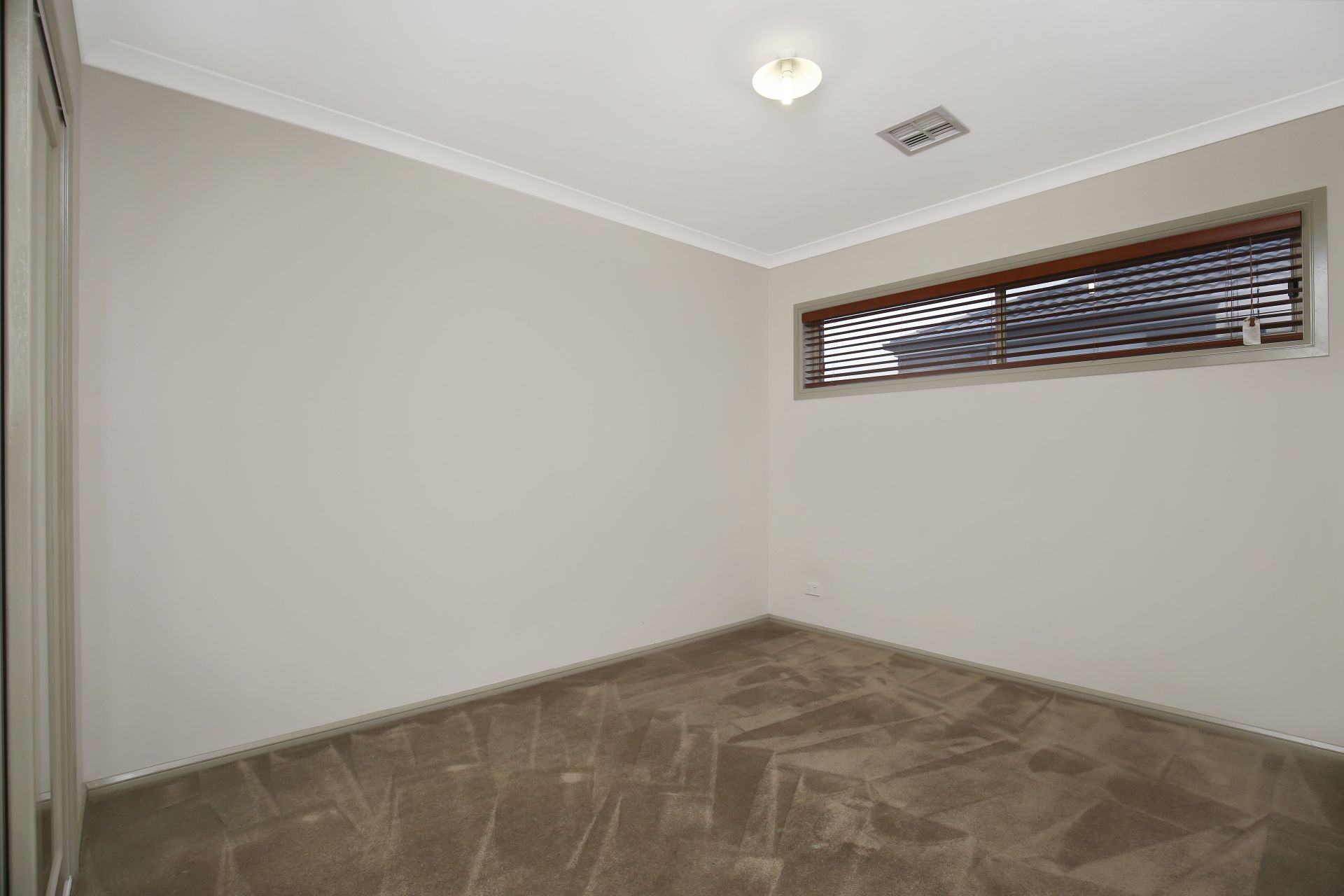 Spacious Four Bedroom Home, Theatre Room, Study & Rumpus Areas and more!