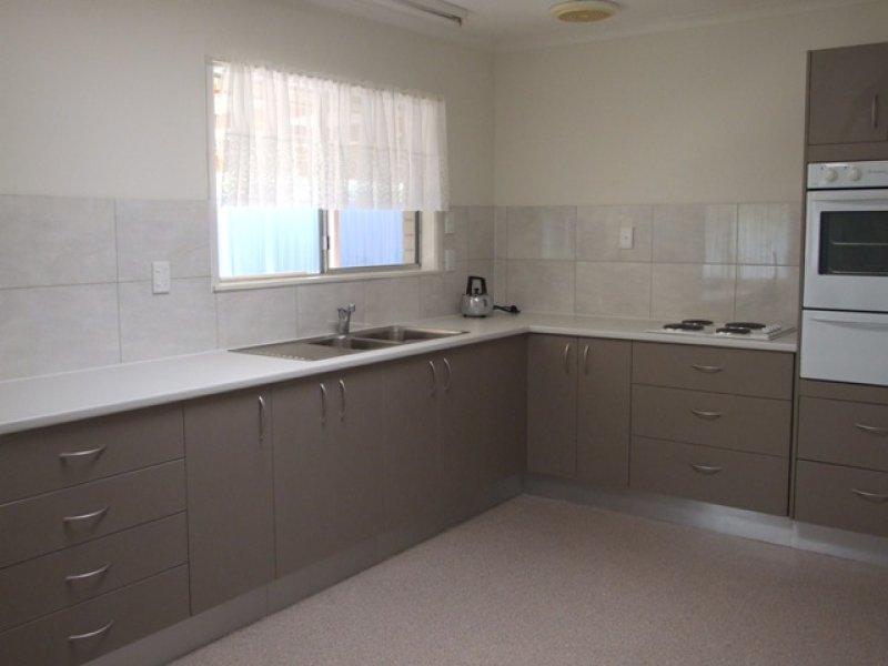 24 Theresa Street GOLDEN BEACH QLD, Golden Beach - Thumbnail 2