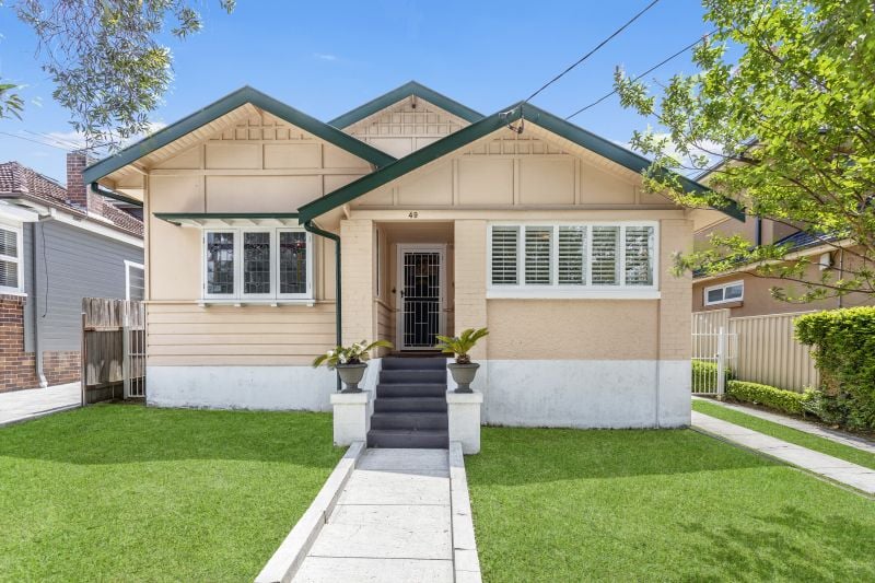CHARACTER COTTAGE