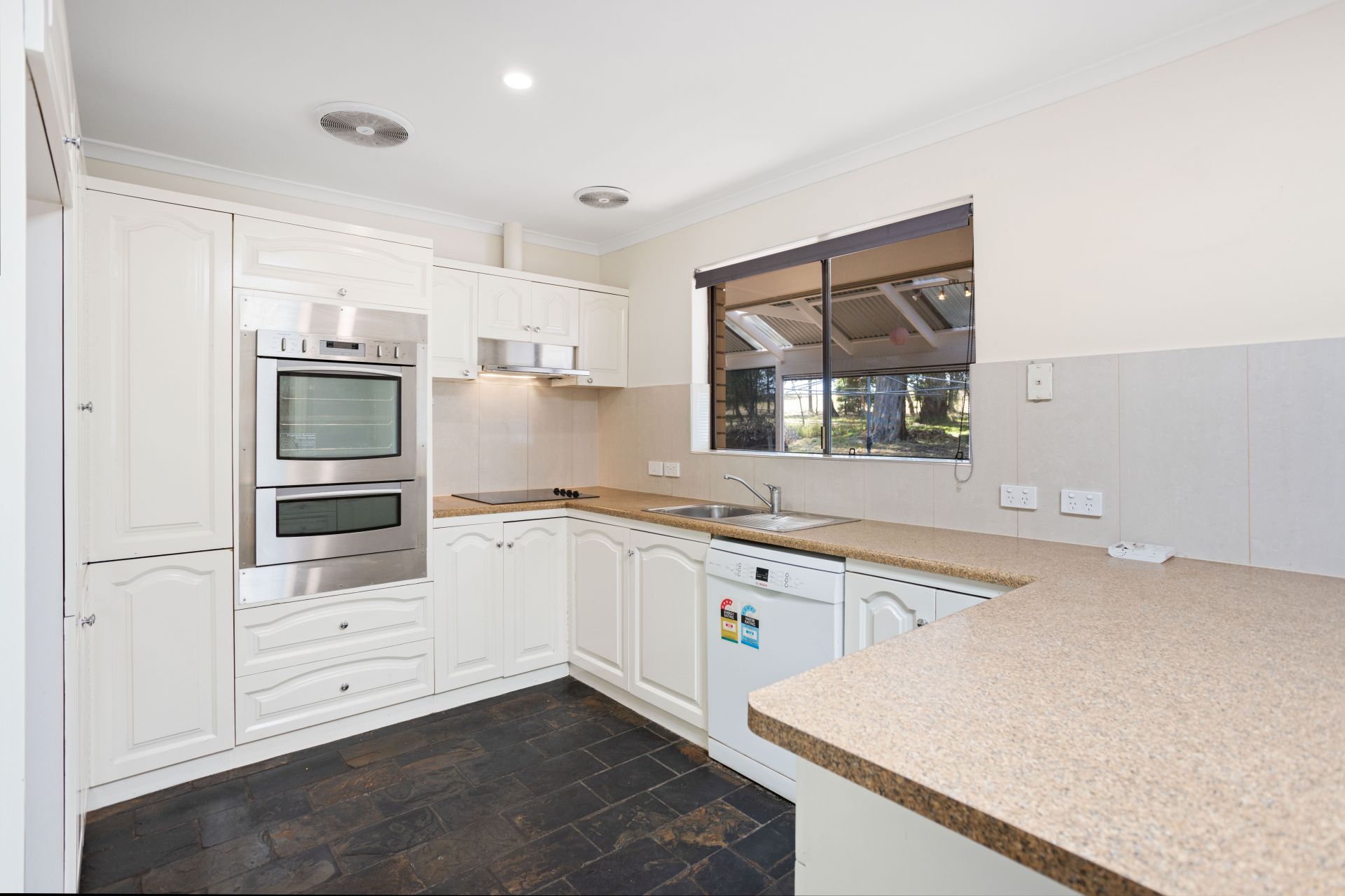 5 Wakefield Place, Kersbrook Adcock Real Estate