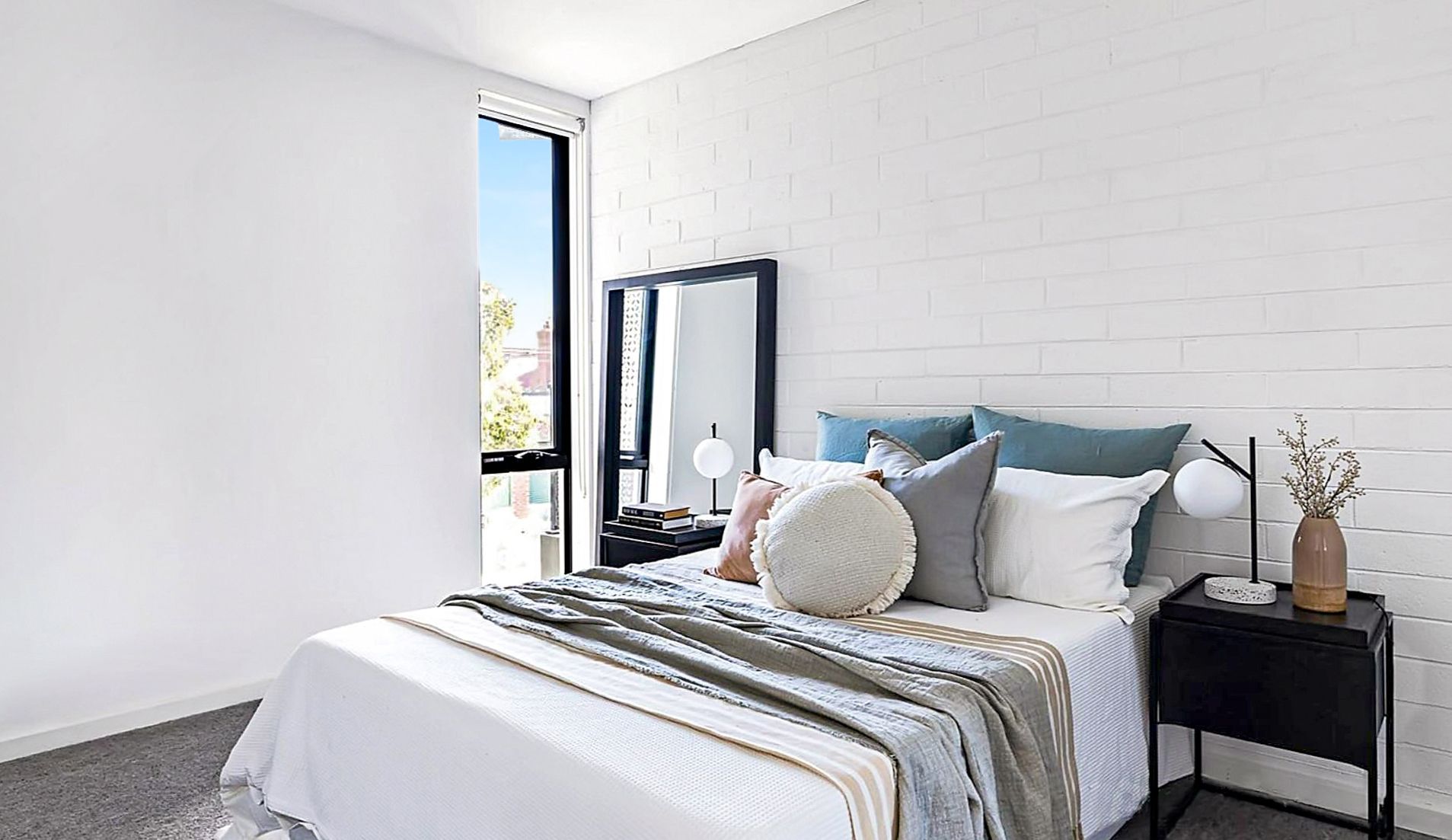 MODERN INNER NORTH LIVING