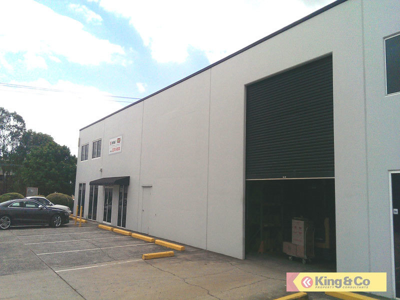 FRONT UNIT IN BUSY COOPERS PLAINS