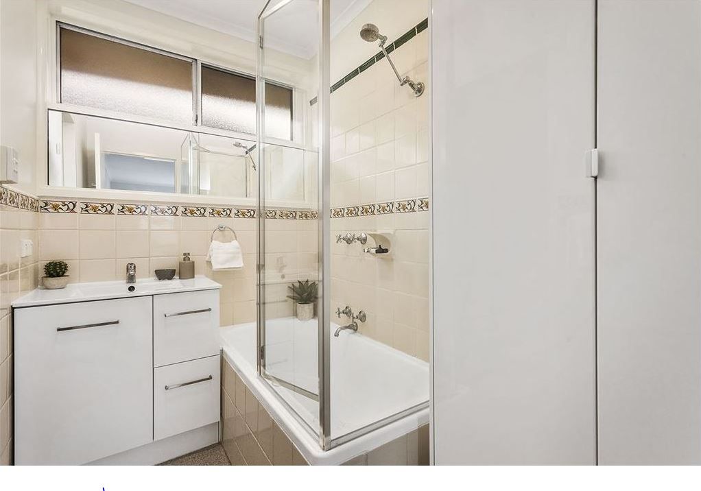 LIGHT, BRIGHT AND SPACIOUS