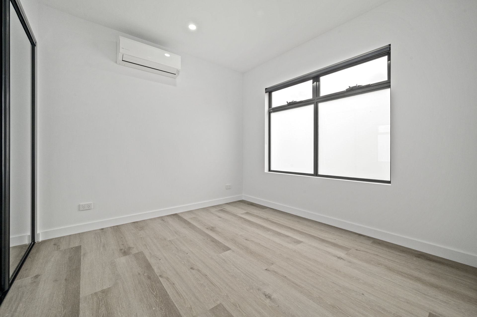 BRAND NEW 2 BEDROOM TOWNHOUSE