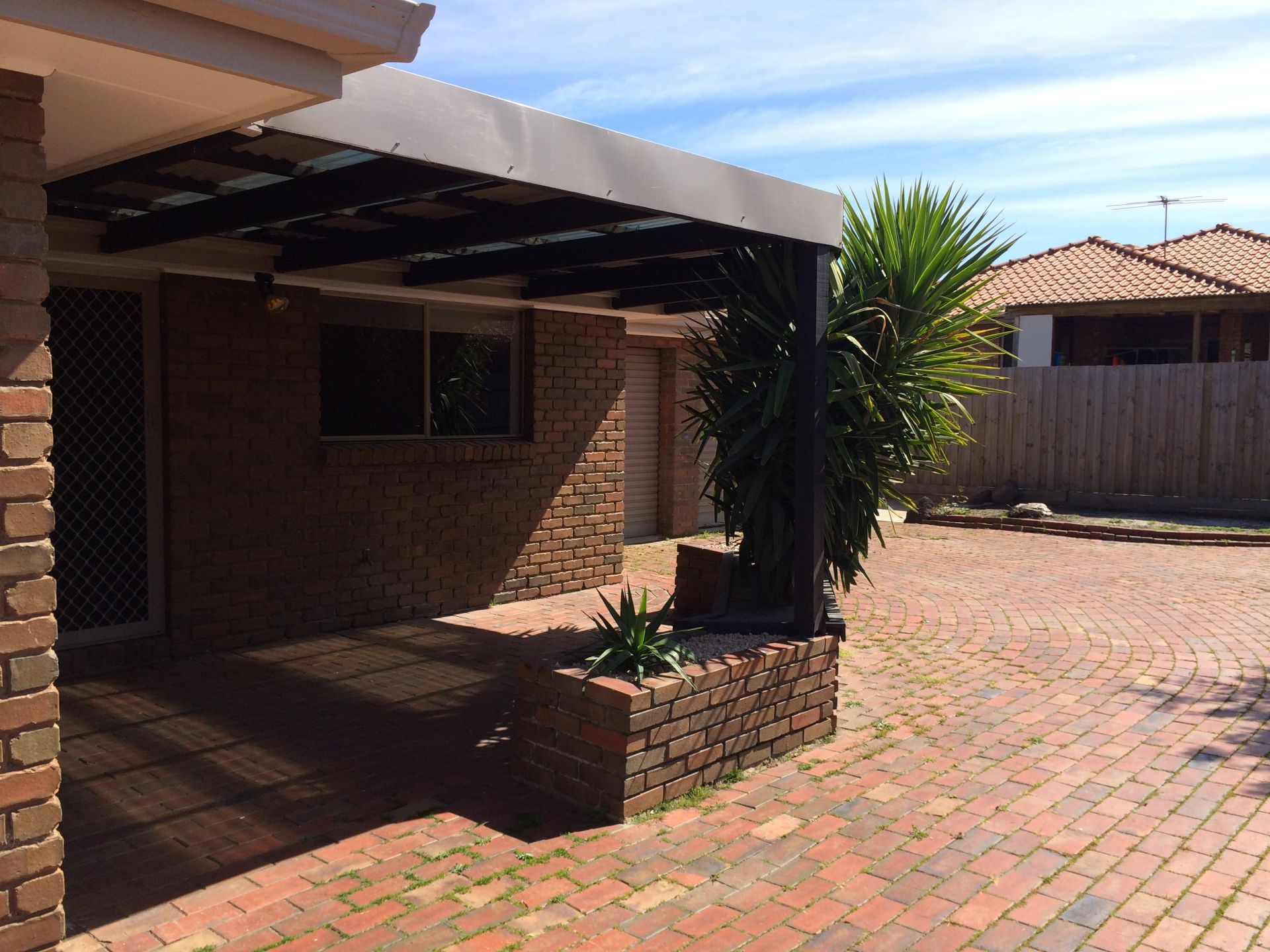 PERFECTLY LOCATED FAMILY HOME!!!