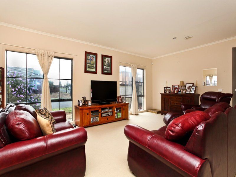 1 Catani Mews, Caroline Springs - Thumbnail 3