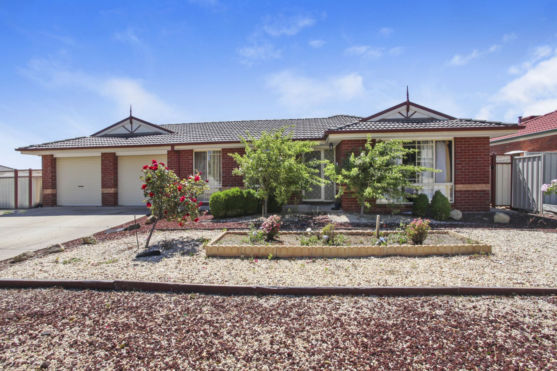 2 Moreton Close, Caroline Springs - Thumbnail 2