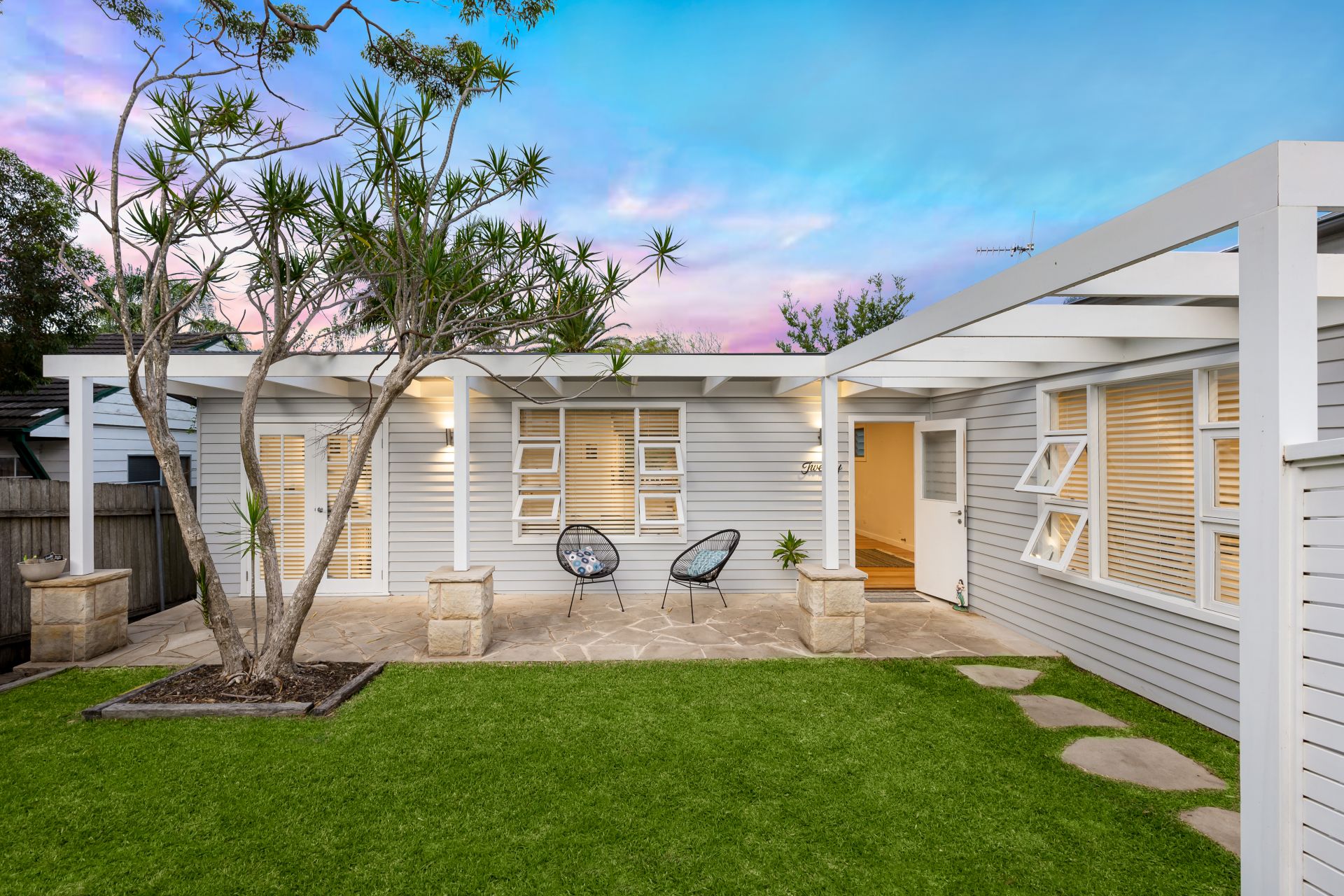 20 George Street Avalon Beach NSW, Avalon Beach - Thumbnail 2