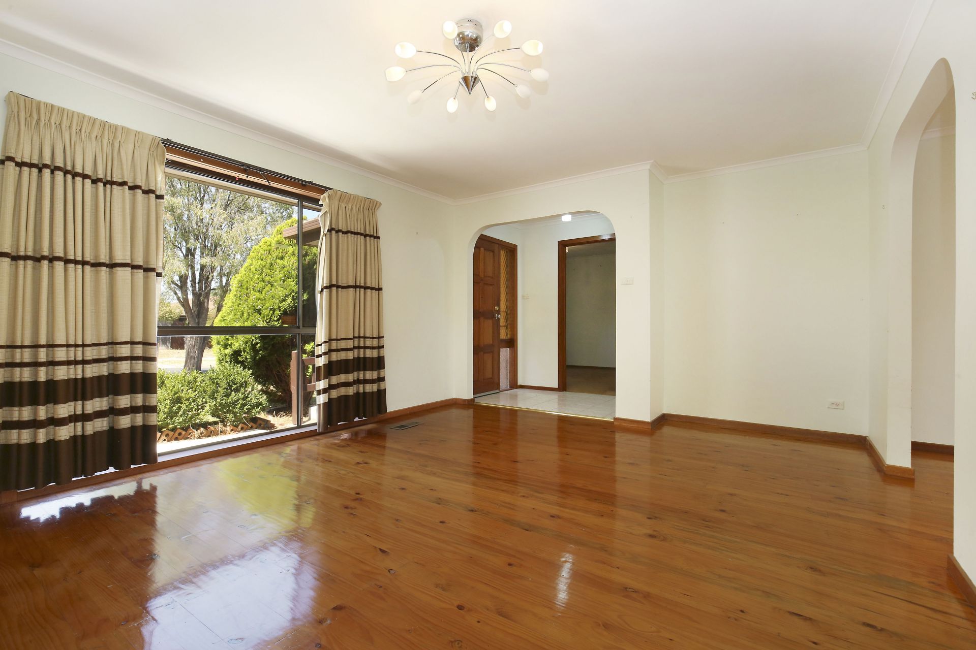 5 Bedroom Family Home