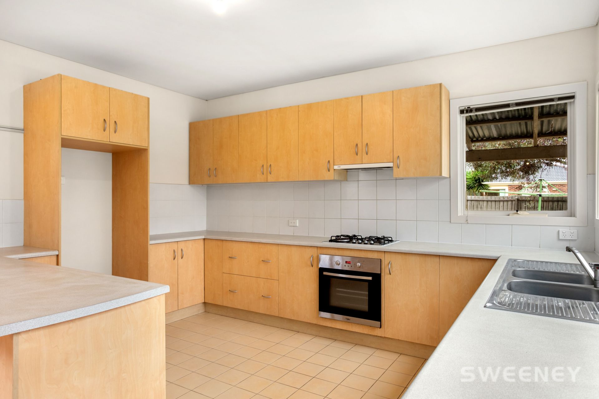 1 Oakes Court, Altona Meadows - Thumbnail 4