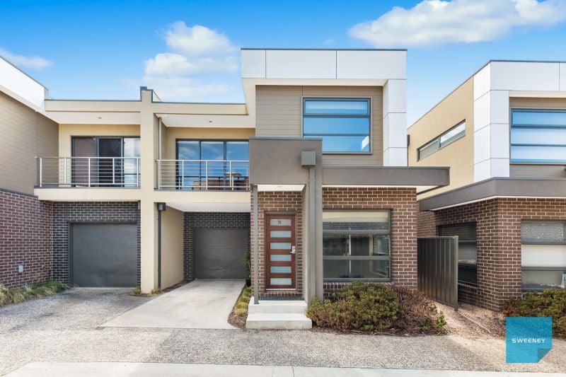 33/8 The Crossing, Caroline Springs - Thumbnail 2