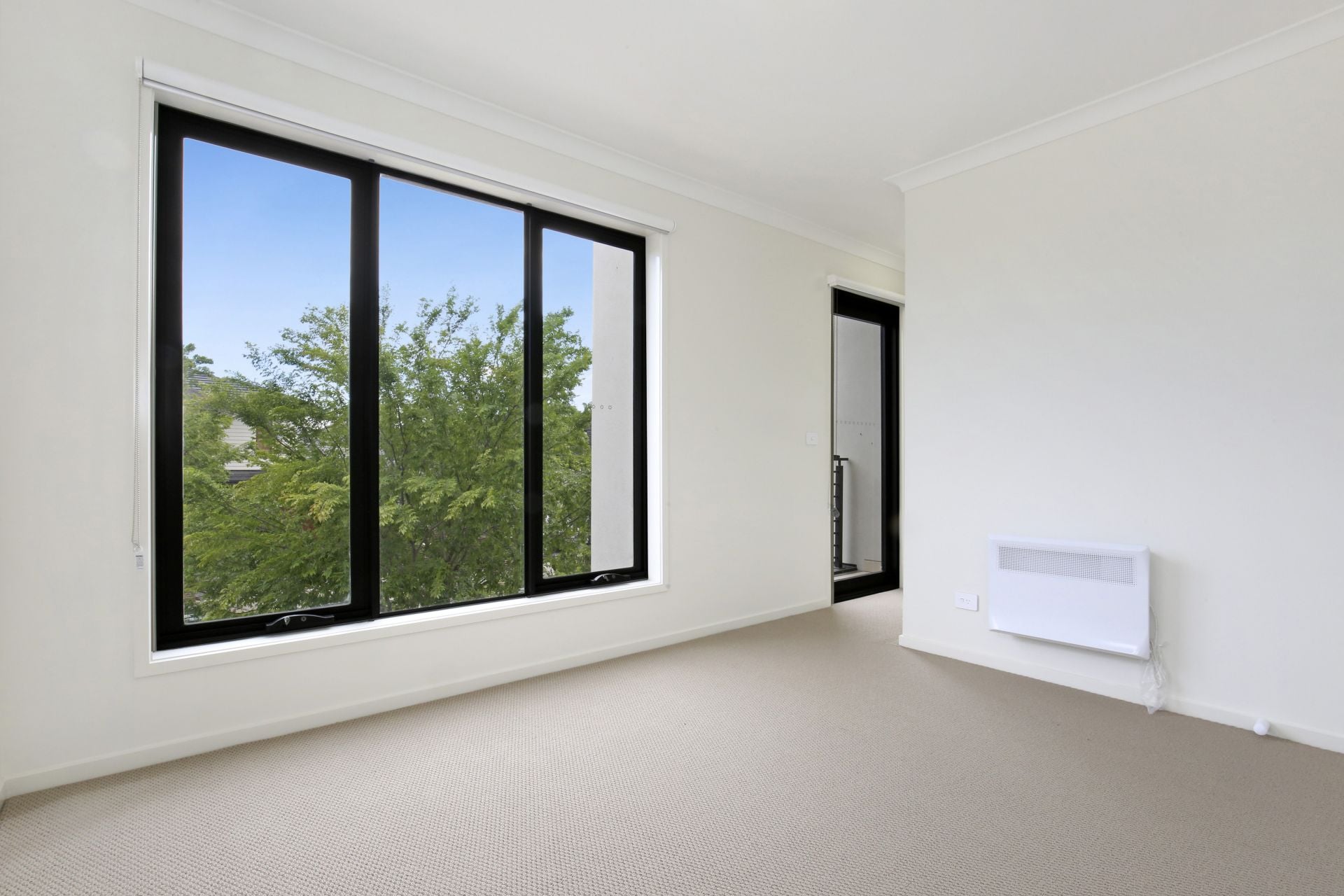 BRAND NEW, MODERN AND SPACIOUS    *Insp Wed 6th Nov @ 3:50pm*