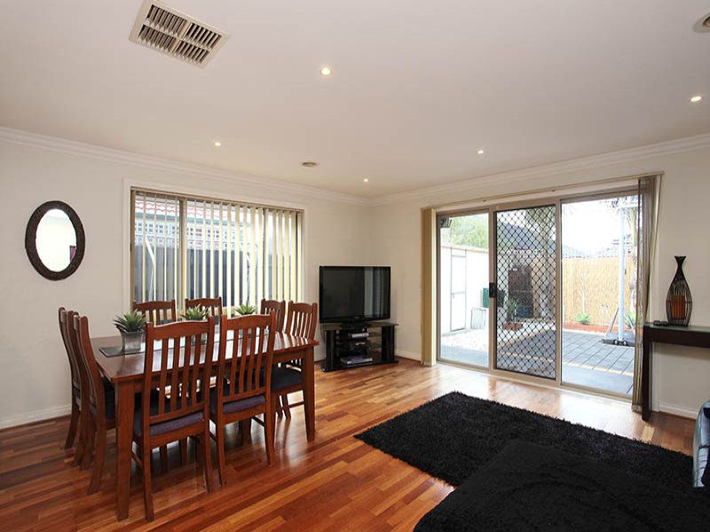 6 Lazar Grove SOUTH MORANG, South Morang - Thumbnail 7