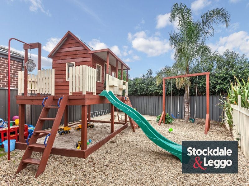 6 Yoemans Drive MERNDA, Mernda - Thumbnail 2