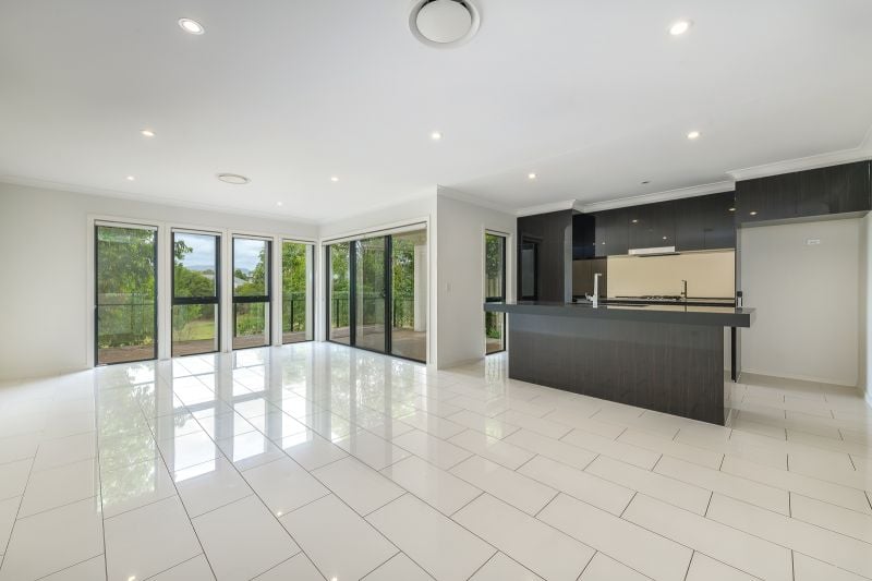 70 Easthill Drive, Robina - Thumbnail 4