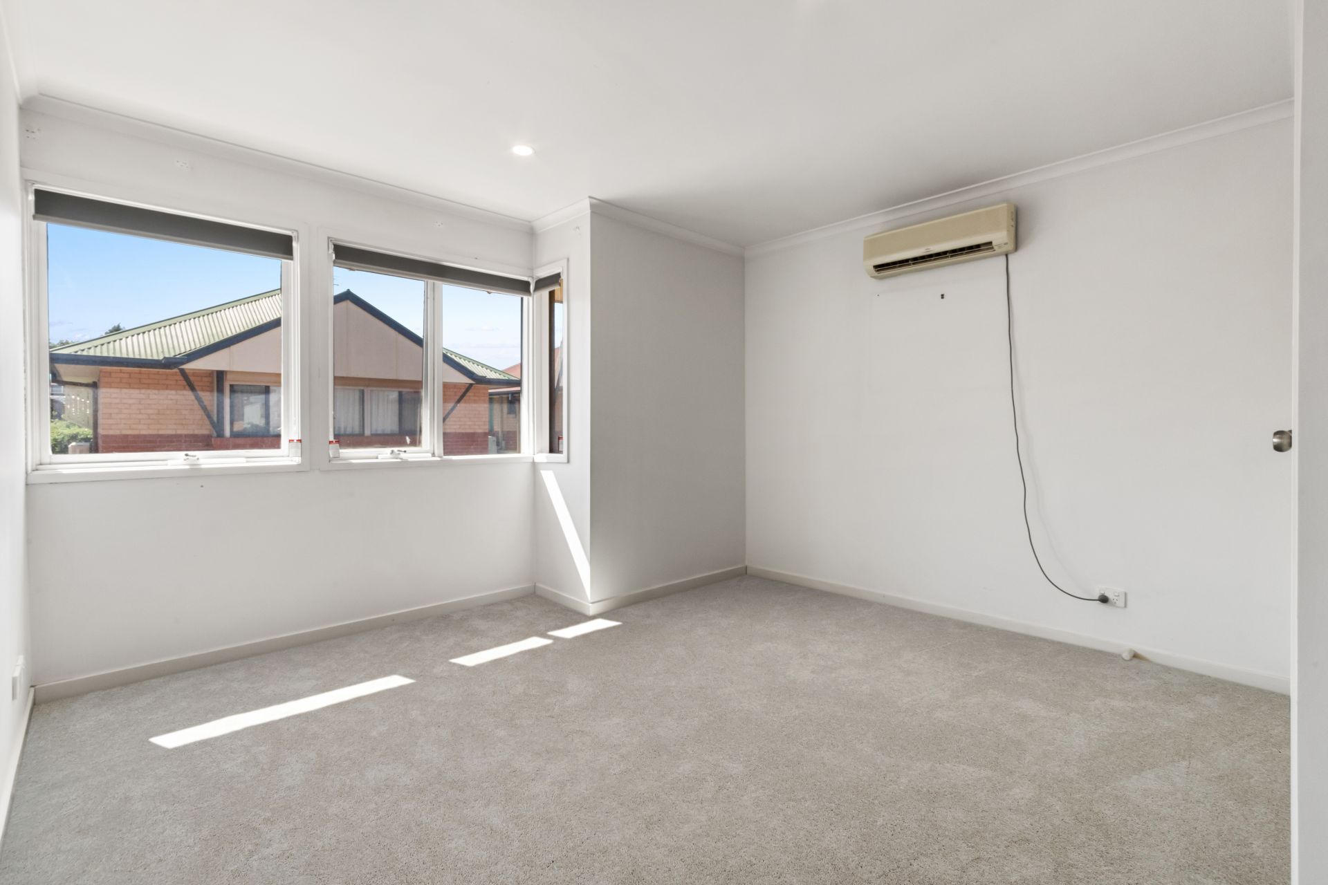 Amazing Thornbury Location!