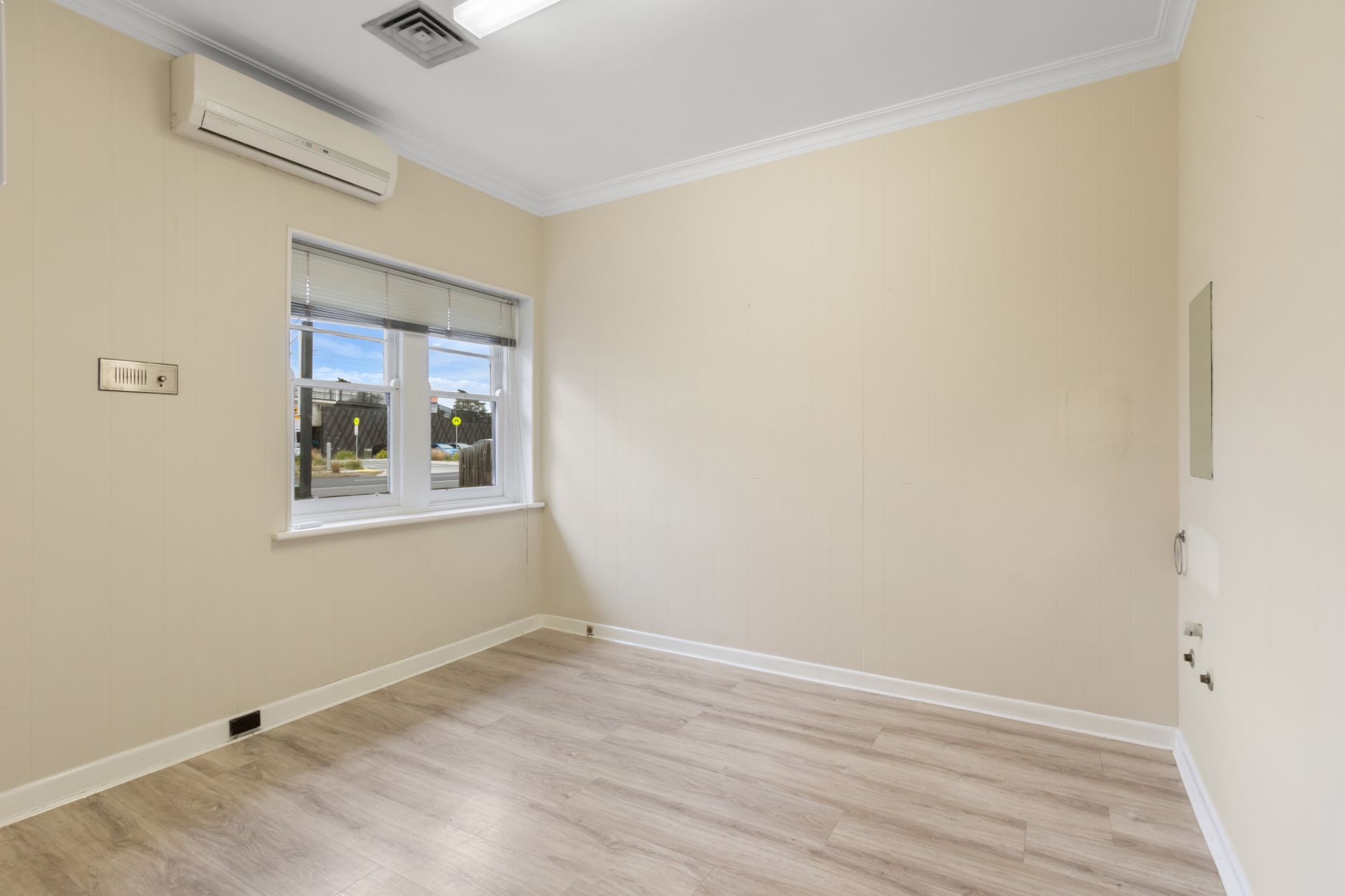 Spacious House in Ideal Locale - 9 MONTH LEASE