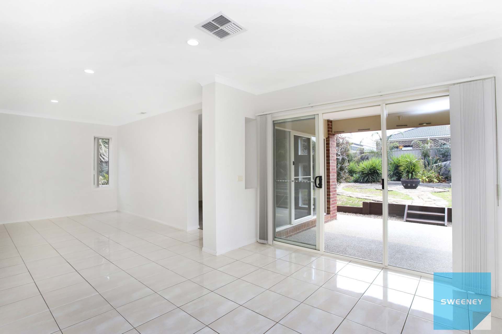 17 Weigall Close, Caroline Springs - Thumbnail 8