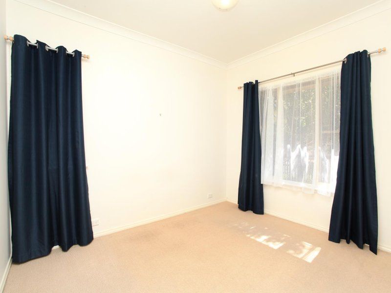 2 Risley Close, Caroline Springs - Thumbnail 6