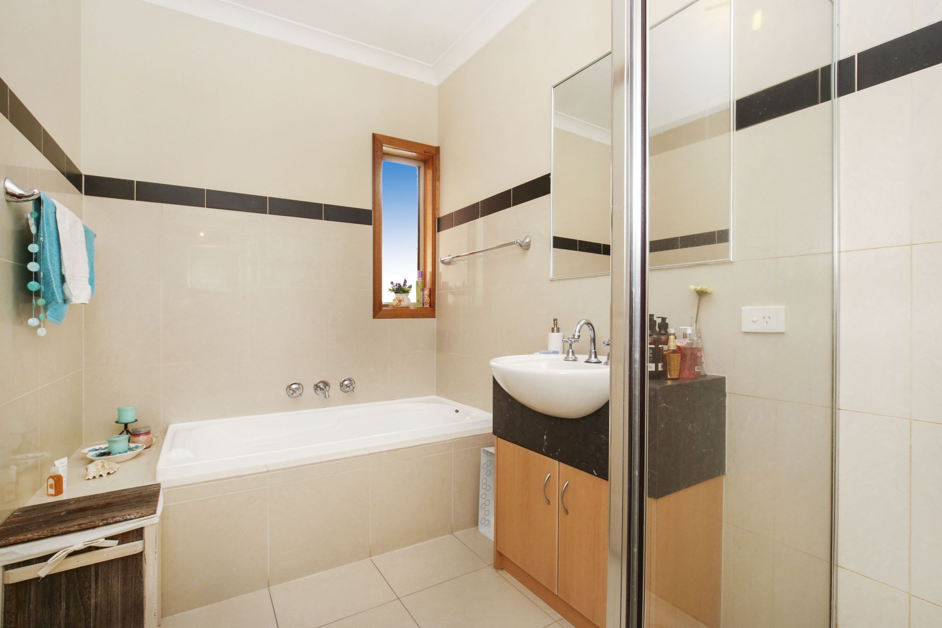 Easy Living Superb Location