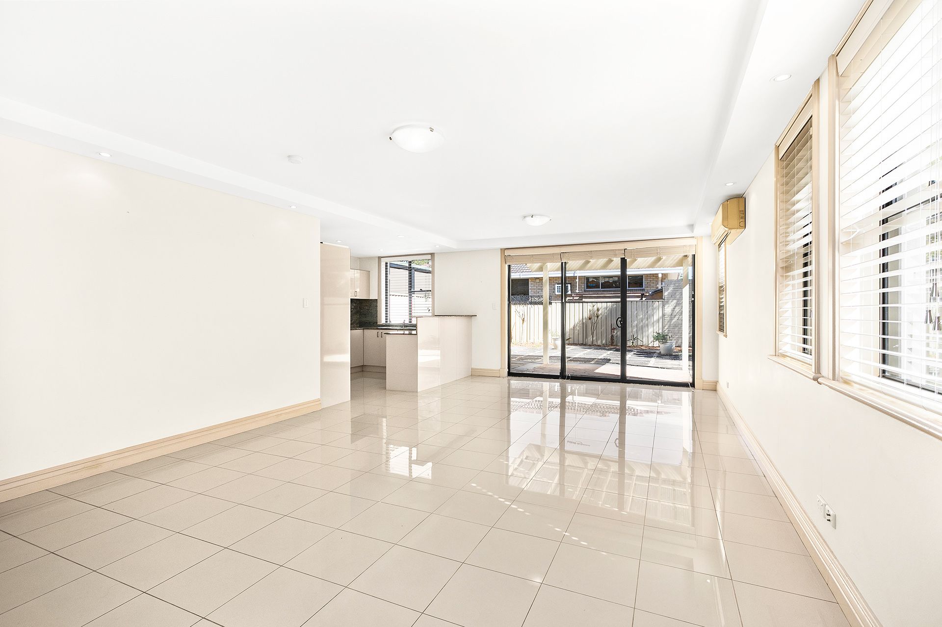 Real Estate For Lease 1/246a The Grand Parade Ramsgate Beach , NSW