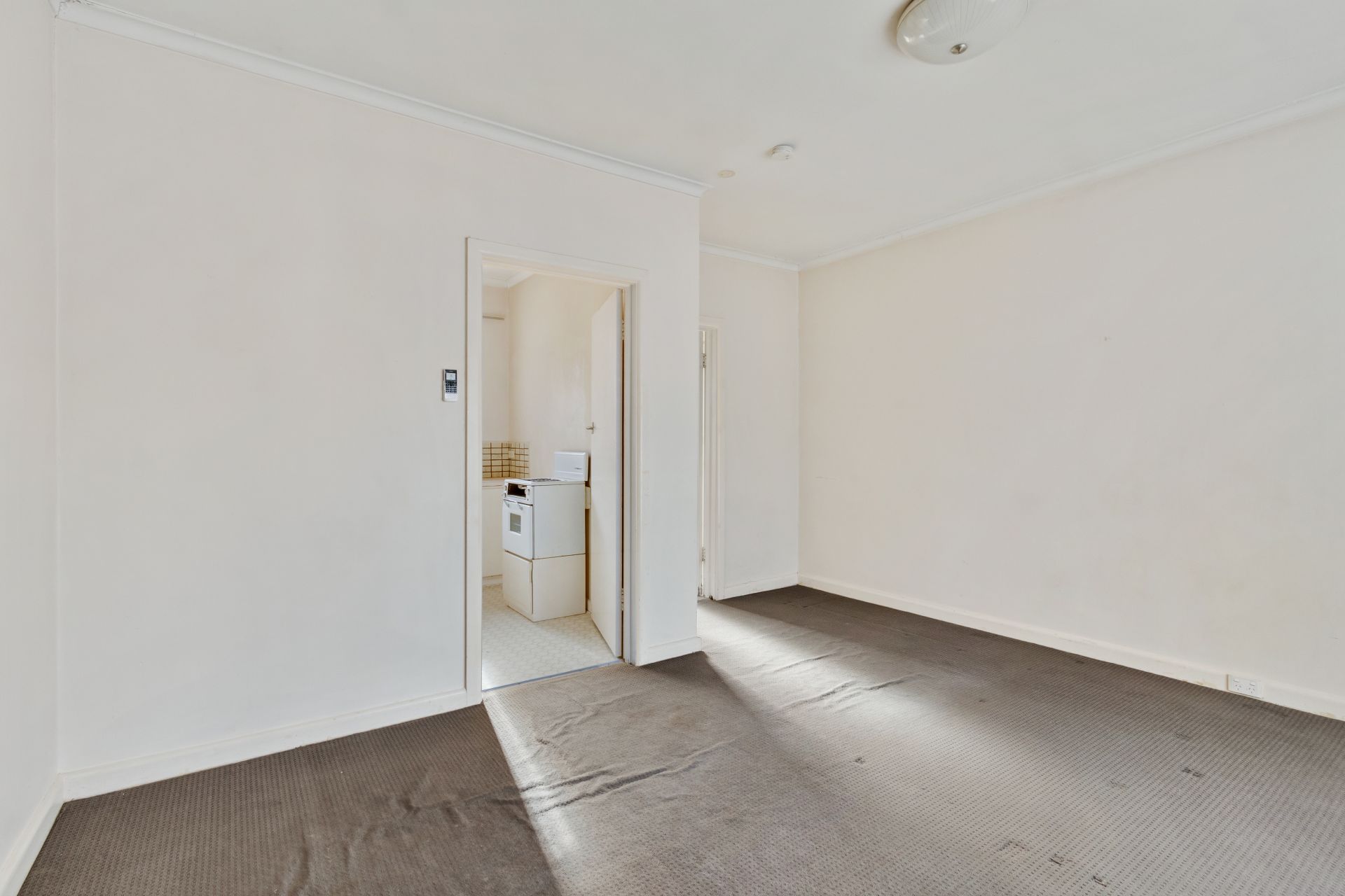 Convenient & Affordable Studio Apartment