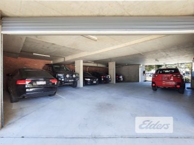 FUNCTIONAL INNER CITY OFFICE | 5 CAR PARKS!
